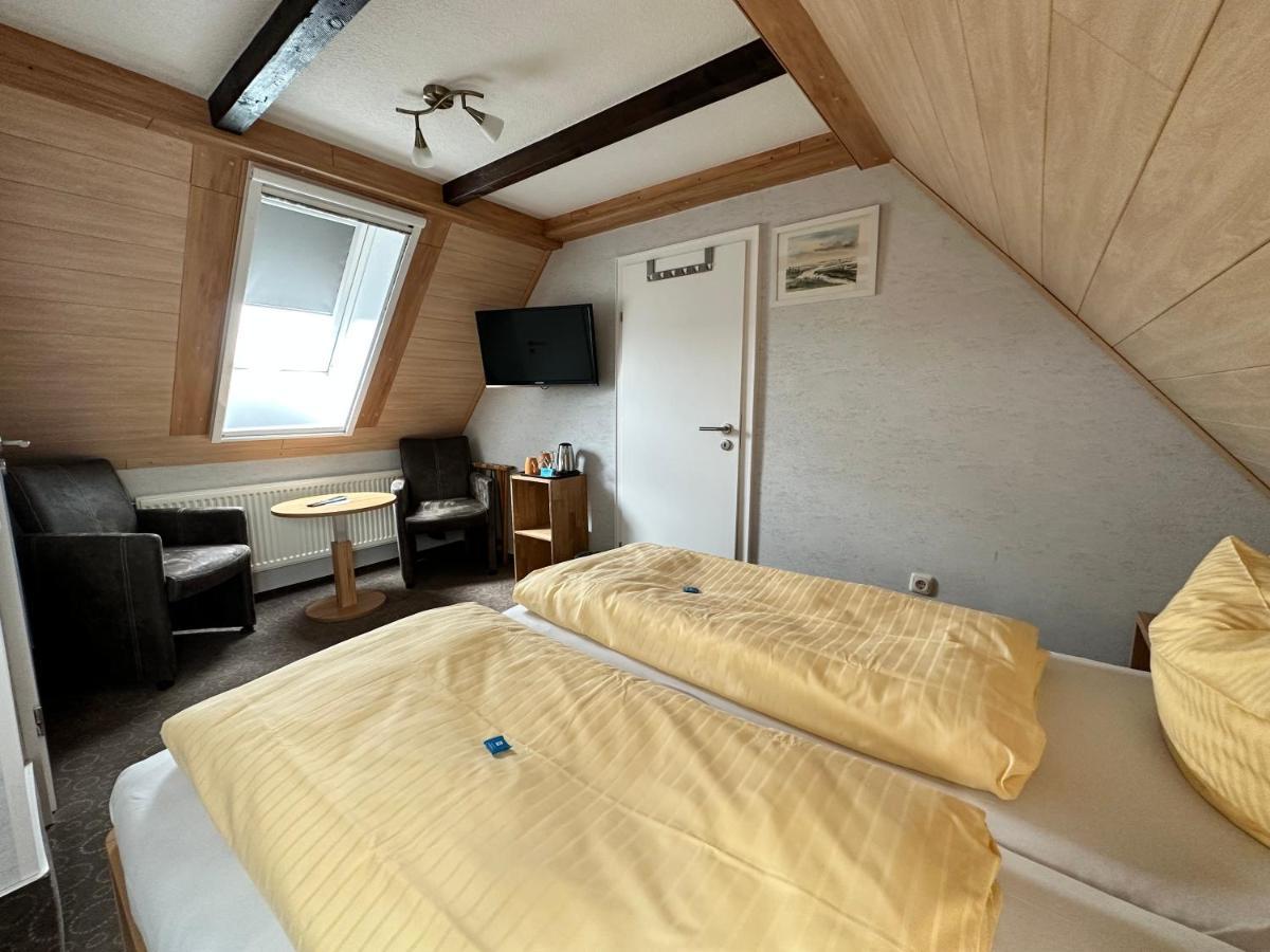 Hotel Peters Schwalbennest Neuharlingersiel Exterior foto